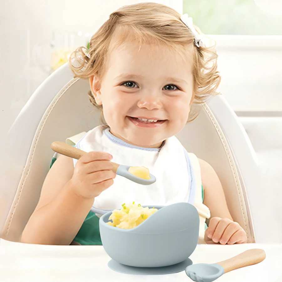 Color Kids Baby Silicone Feeding Bowl Set Food Grade Dishes Plate For Kids Wooden Handle Spoon Fork Training Baby Supplies X250806