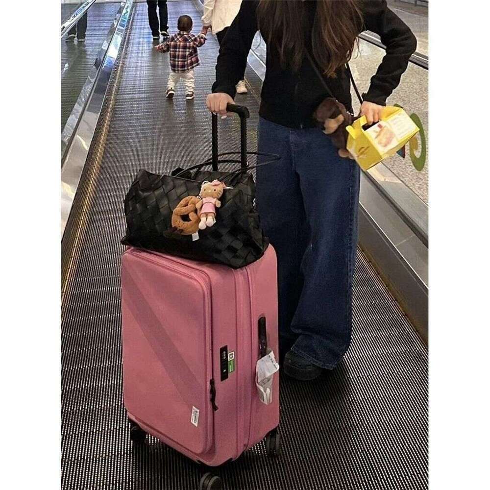 Designer Bag Tote Shoulder Bag Niche High End Woven Handbag For Women Sweet Cool Style Underarm Commuter Versatile Tote