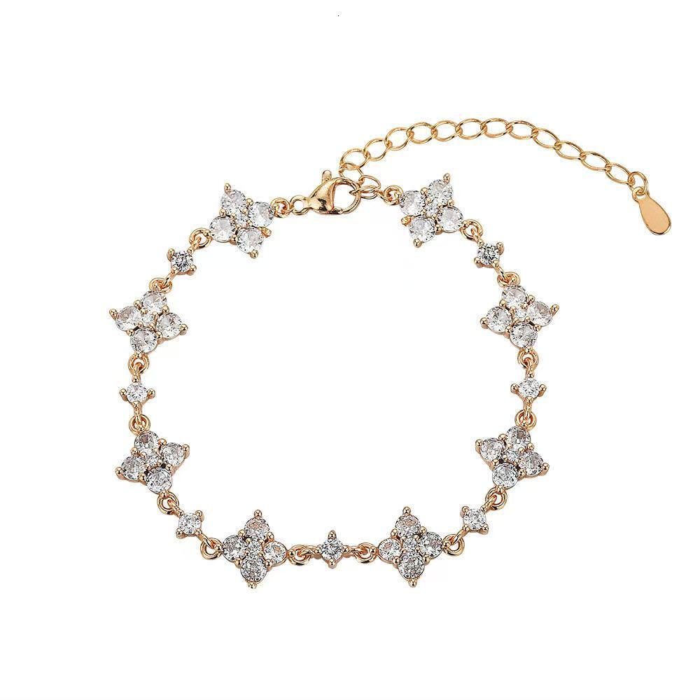 Full Dia Leaf Clover Bracelet for Women, Light Sparkling Zircon Flower, High-End Elegant Niche Design, Versatile Exquisite Jewelry