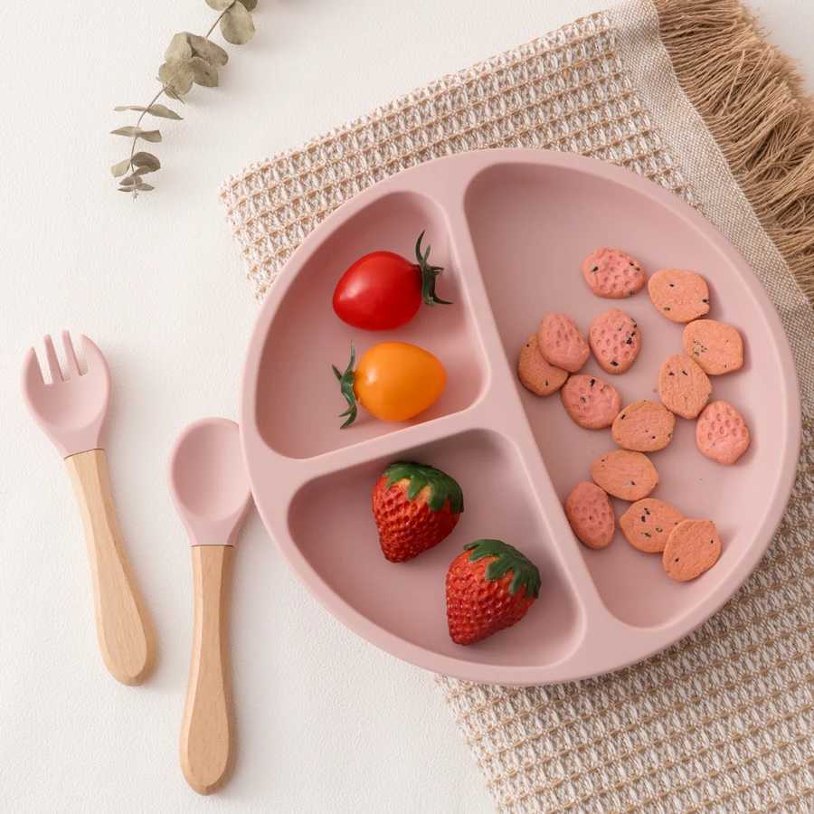 3PCS Silicone Children Tableware Baby Feeding Set Silicone Dinner Plate with Wooden Handle Spoon Fork BPA Free Baby Training Tableware X250806