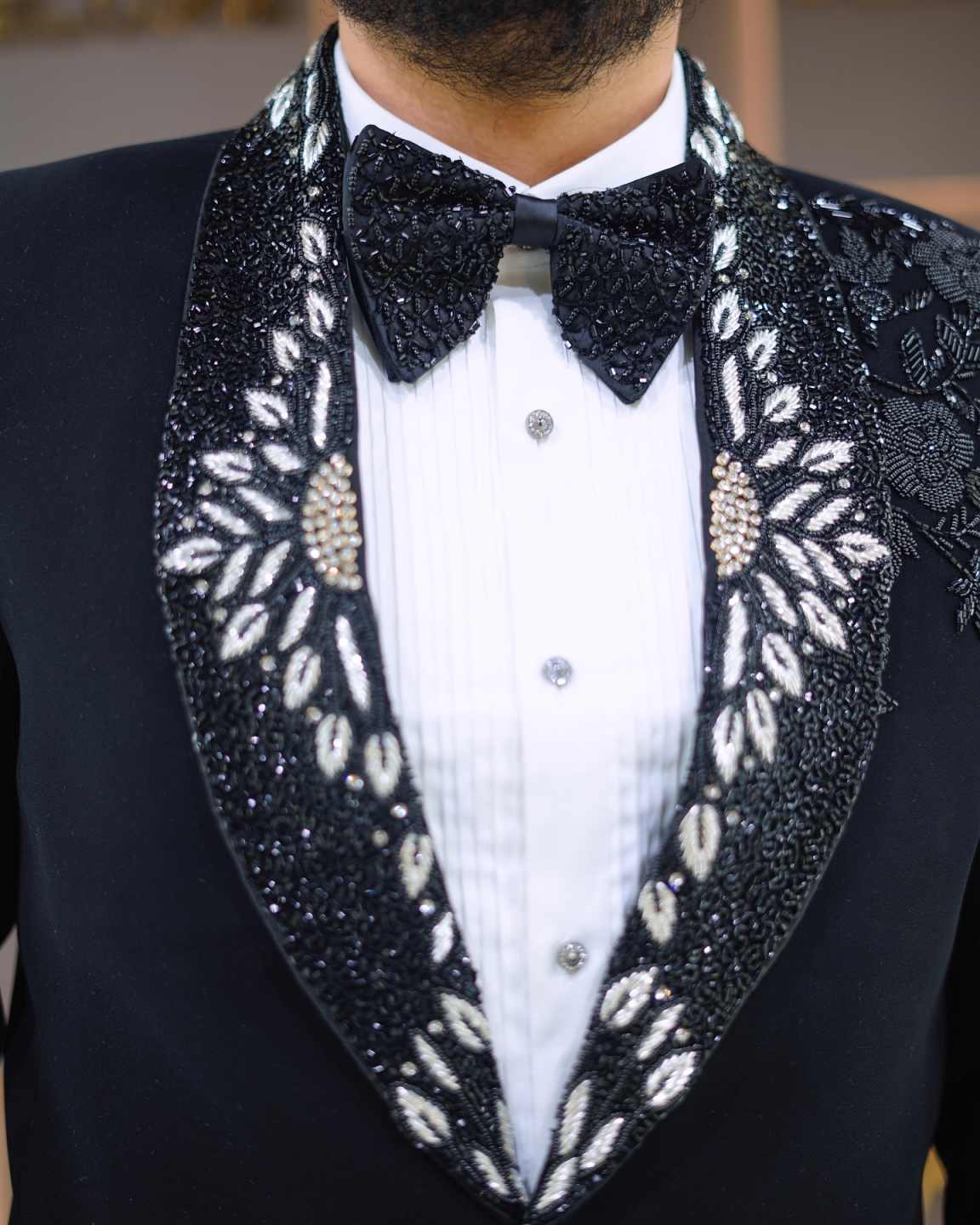 Modern Customized 2 Pieces Men Suits Shawl Lapel Two Buttons Crystal Beading Jacket Blazer Groom Wedding Tuxedos