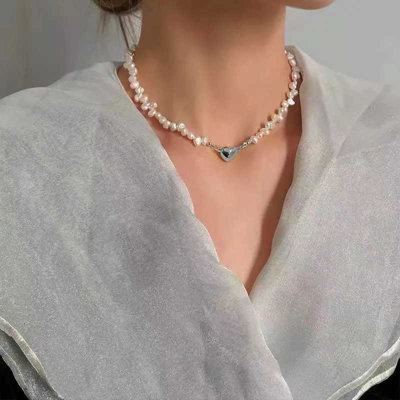 2022 Korean Fashion Pearl Chain Choker Necklace for Women Girls Trend Jewelry Heart Pendant Necklace for Bridal Engagement Y250805
