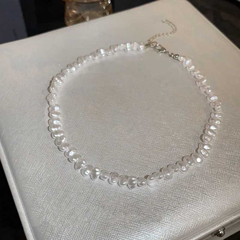 Elegant Baroque Pearls Short Chain Necklace Vintage White Imitation Pearls Beads Choker Necklace for Women Wedding Jewelry Gift Y250805