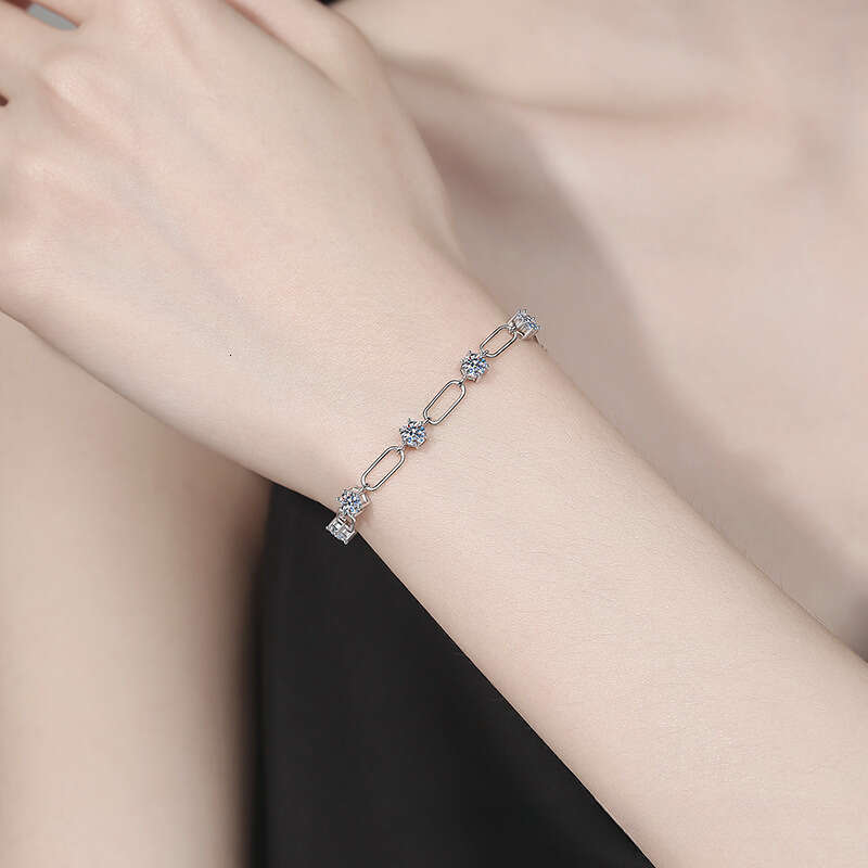 Iced Out VVS 3 ct Moissanite Bracelet Japanese and Korean Light Versatile Hand Accessories for Women