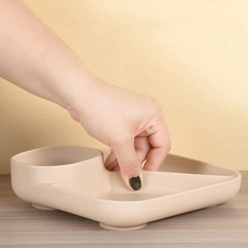 6PCS Childrens Tableware Set Baby Eating Food Training Silicone Tableware Set Baby Sucker Feeding Dishes Plate With Spoon Fork X250806