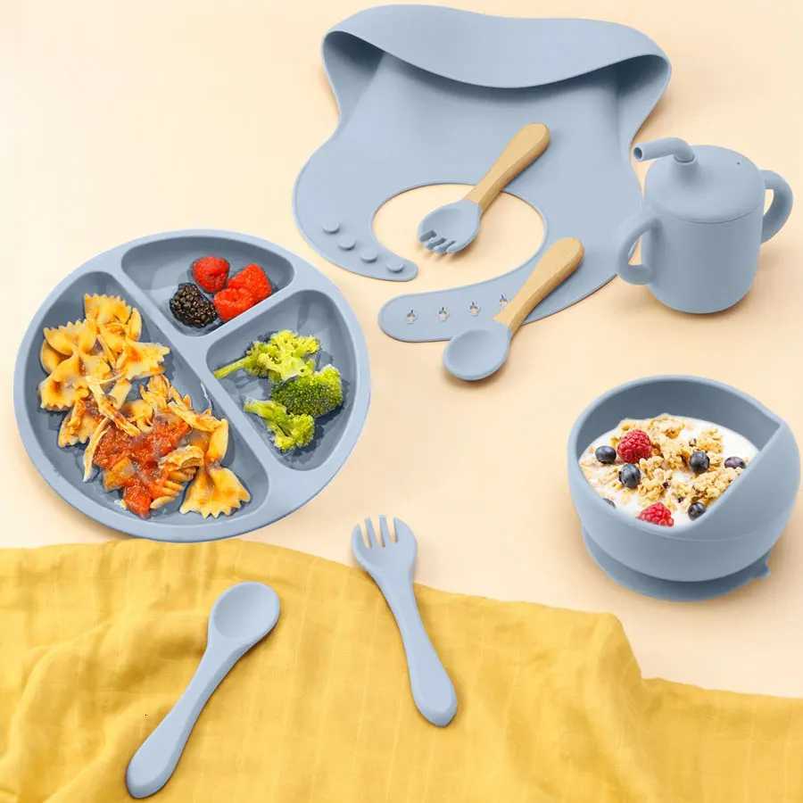 8PCS/Set BPA Free Silicone Baby Feeding Set Sucker Bowl Dishes Plate Straw Cup Spoon Forks Baby Bib For Childrens Tableware X250806
