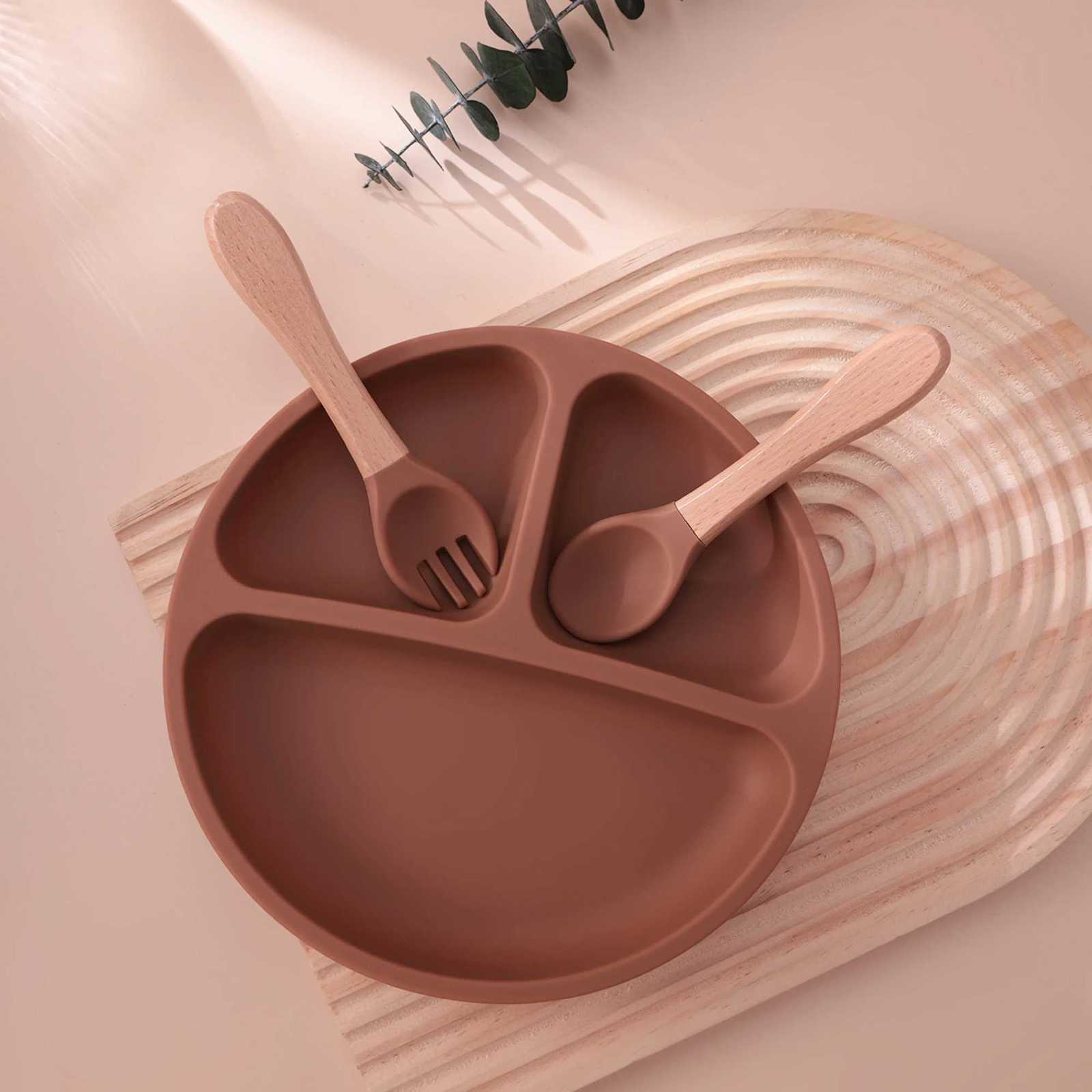 3PCS Silicone Baby Tableware Set Color Kids Feeding Utensils With Wooden Spoon Fork BPA Free Training Dishes Plate Dinnerware X250806