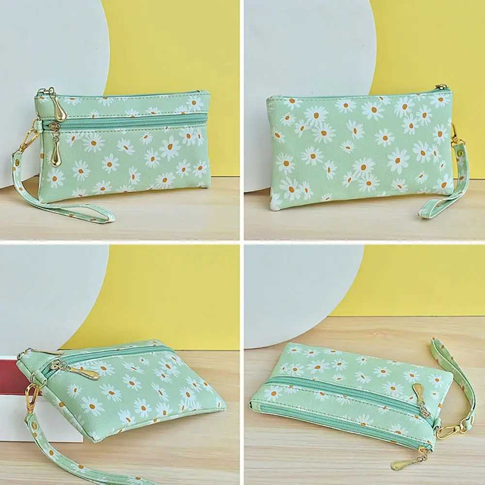 PU Leather Money Coin Purse Daisy Printed with Wrist Strap Holder Wear-Resistant Zipper Pocket PurseXJ250806