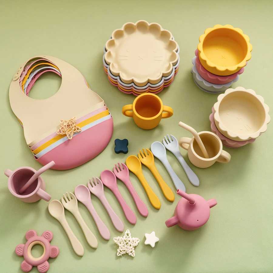 Color Kids Baby Feeding Set Solid Color Utensils Waterproof Bib Cartoon Lion Shape Sucker Dishes Plate Feeding Bowl Spoon Cup X250806