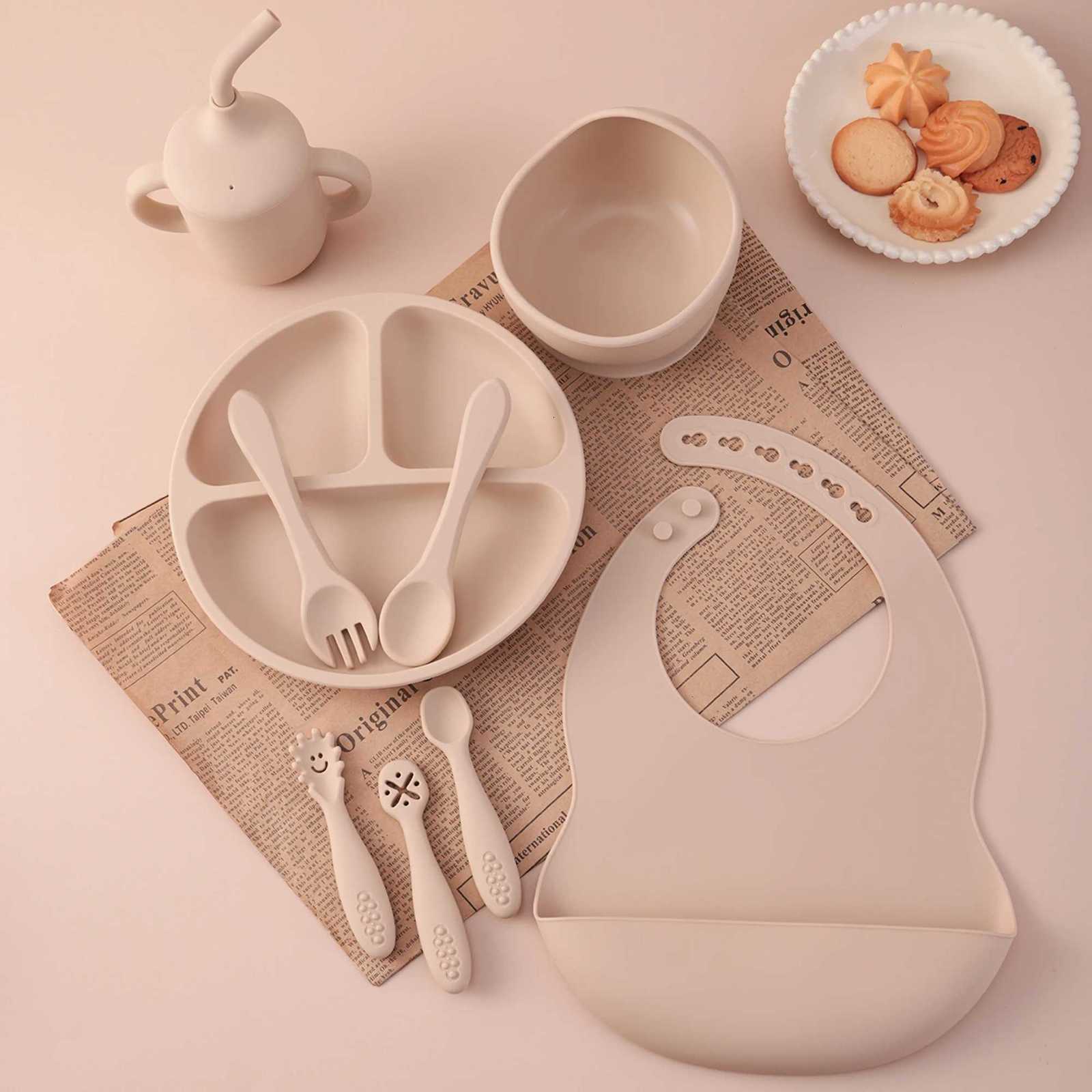 9PCS Baby Feeding Set Silicone Bowl Dishes Plate Waterproof Bib Suction Utensils Sippy Cup BPA Free Toddler Tableware X250806