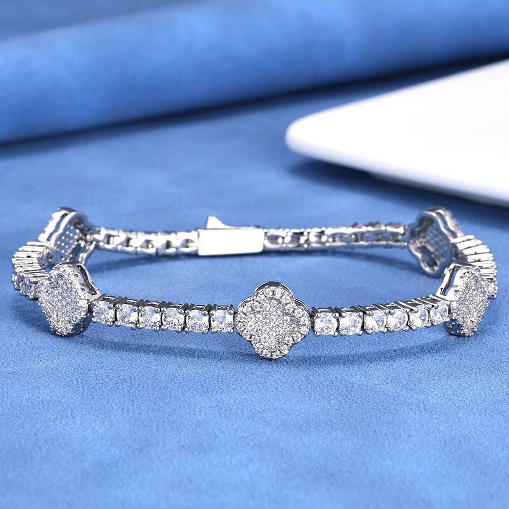 Womens Fashion Tennis Bracelet Small Four Leaf Clover Gold-Plated 925 silver Moissanite Chain Link Bangles Elegant Jewelry