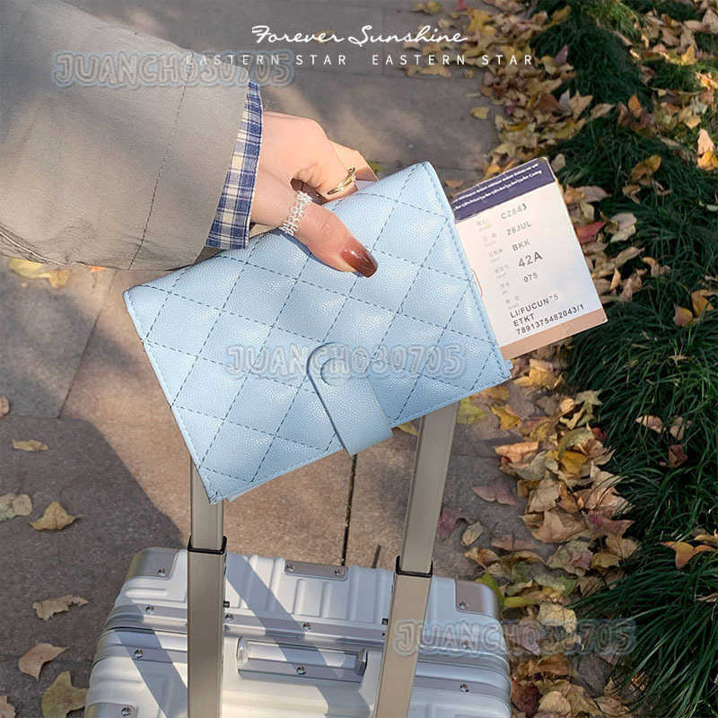 2025 New Caviar Leather Passport Holder Zipper Short Travel Passport Bag Multi-functional Document Organizer H250806