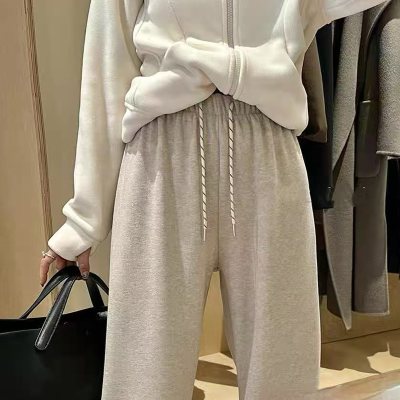 Xinyu Yiqu Autumn Collection Camellia Velvet Fashionable Women's Pants Suitable for N Types of Outfit Formulas 25632