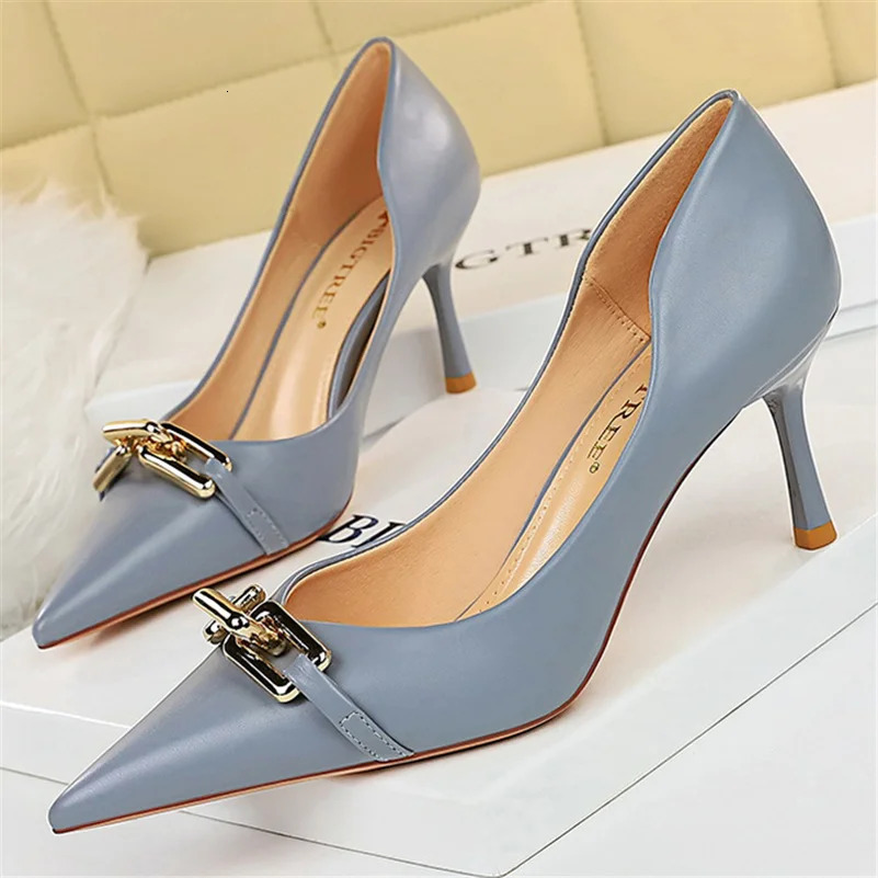 Women 7cm High Heels Pumps Lady Scarpins Fetish Nightclub Blue Nude Low Heels Wedding Party Metal Chain Buckle Fetish Prom Shoes 250731