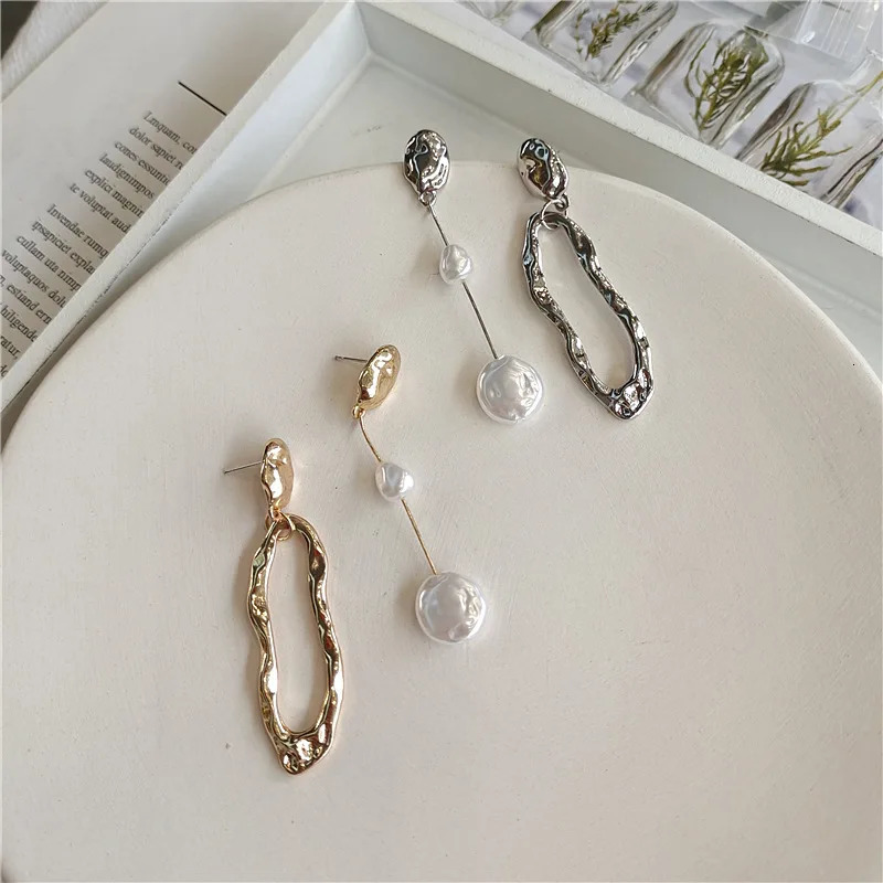 Elegant Asymmetric Earring Freshwater Pearl Metallic Exaggerated Long Stud Earring Ladies and Girls Party Jewelry Gifts 250805