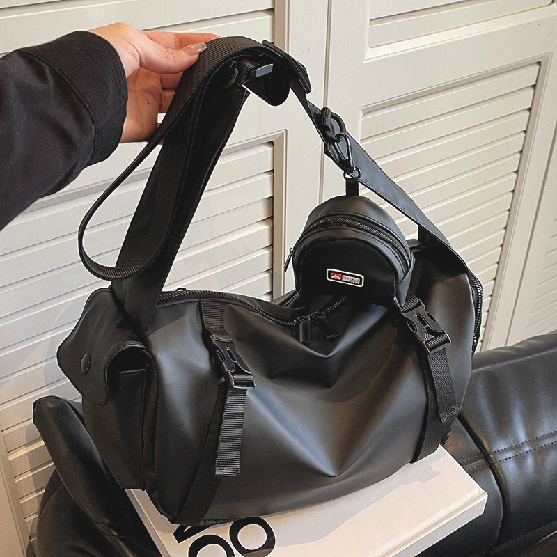 Free Shipping Designer Luxury Large Capacity Sports Waterproof Gym Bag New Fashion Women's Student Shoulder Bag Versatile Casual Travel Bag Handb