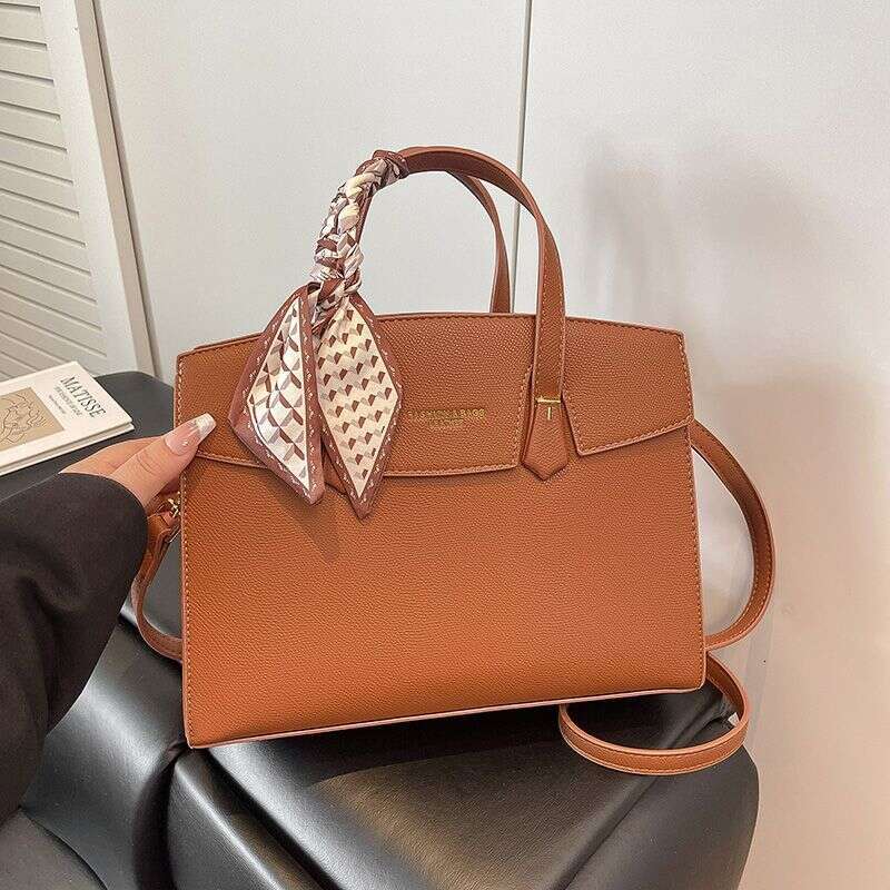 Designer Bag Tote Shoulder Bag Outstanding Temperament PUDFD Princess Diana Fashionable Simple Large Capacity Handbag New Stylish Versatile