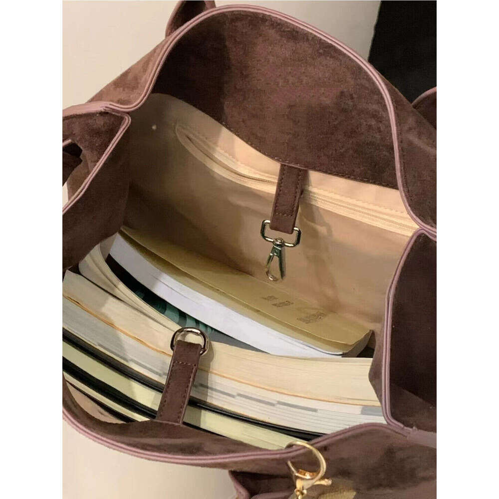Designer Bag Tote Shoulder Bag Large Capacity Suede Tote New Single Underarm Casual Gym Artistic Commuter