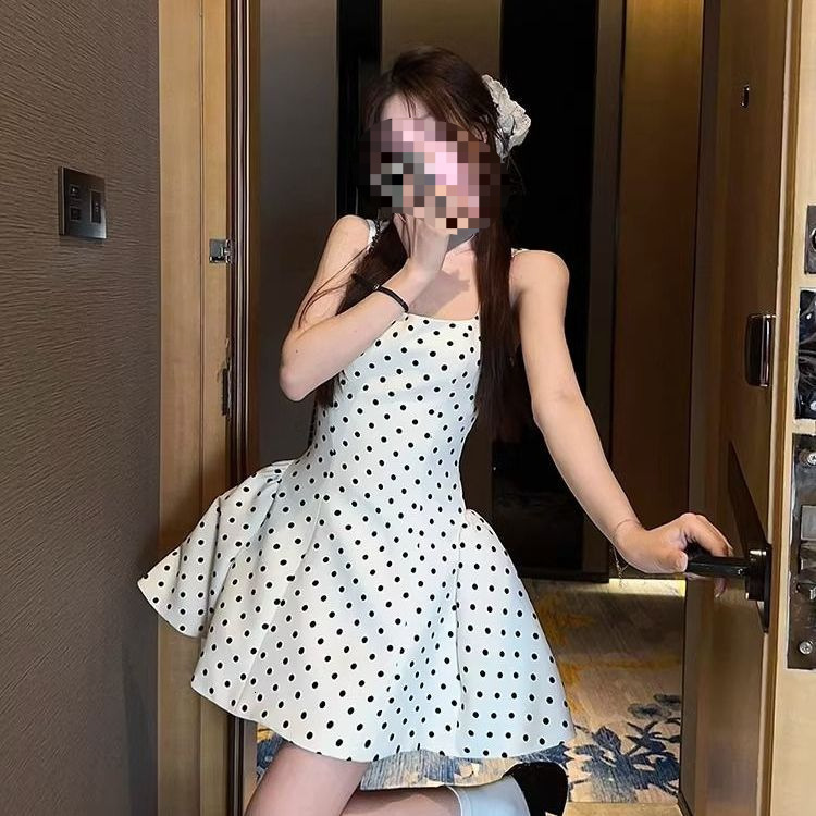 Summer 2025 French polka dot lace up dress, summer new style tie, high-end elegant waist cinching, slim trend fit, fluffy short skirt, women's ne