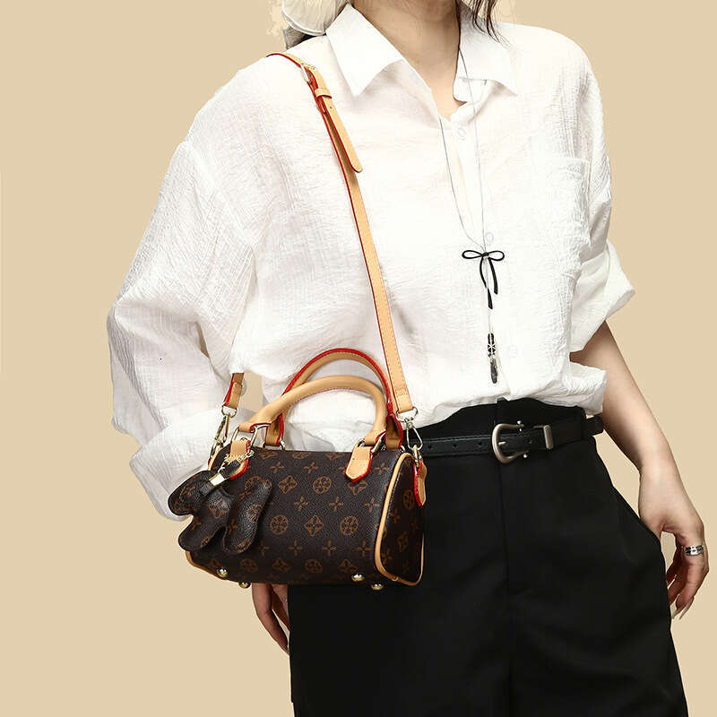 High-End Fashion Boston Handbag 2025 New Vintage Floral Shoulder Crossbody Versatile Pillow Bag for Women