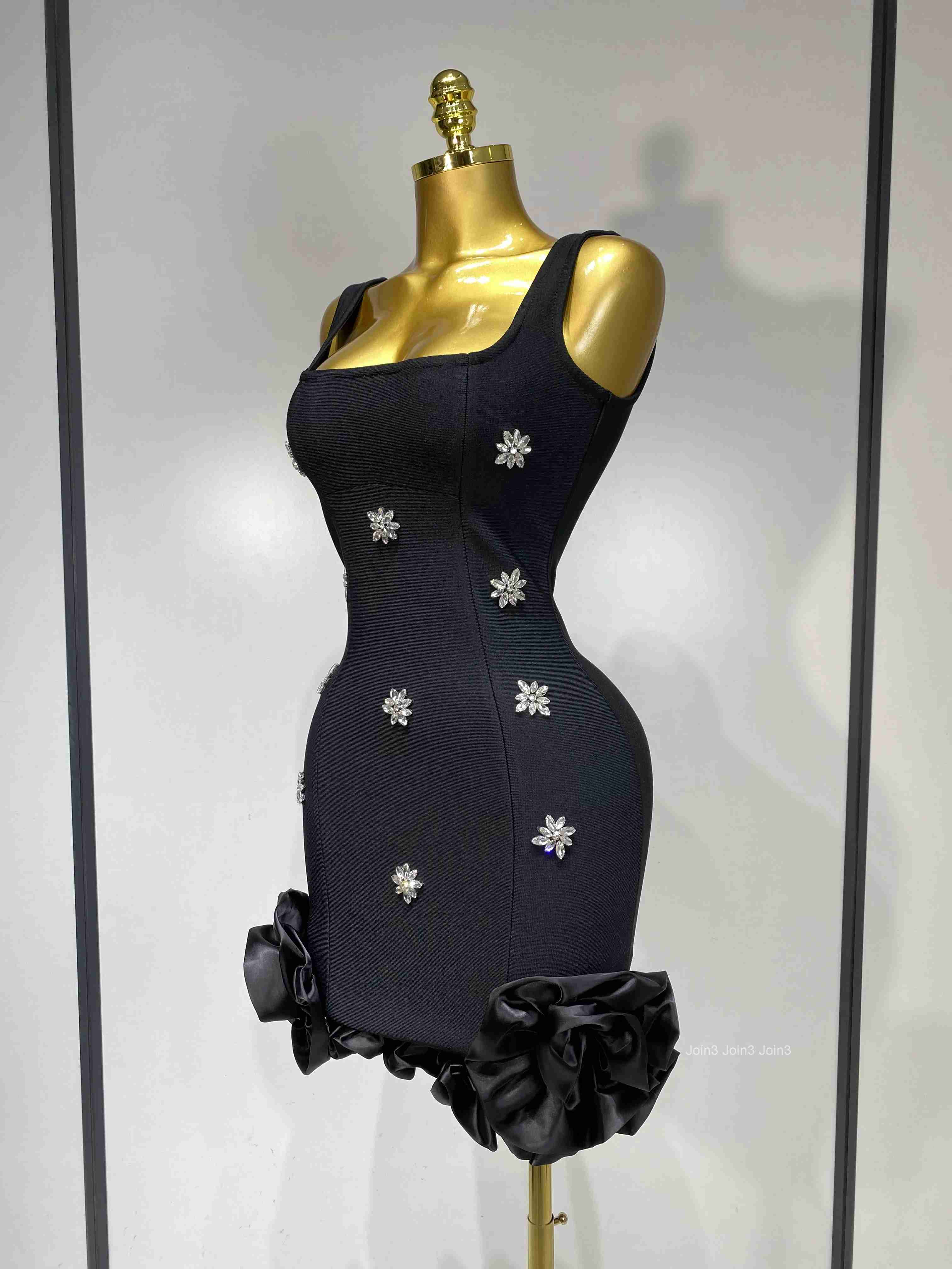 Women Sexy Sleeveless Square Collar Crystal Bodycon Mini Bandage Dress Celebrate Evening Party Elegant Luxury Birthday Dress