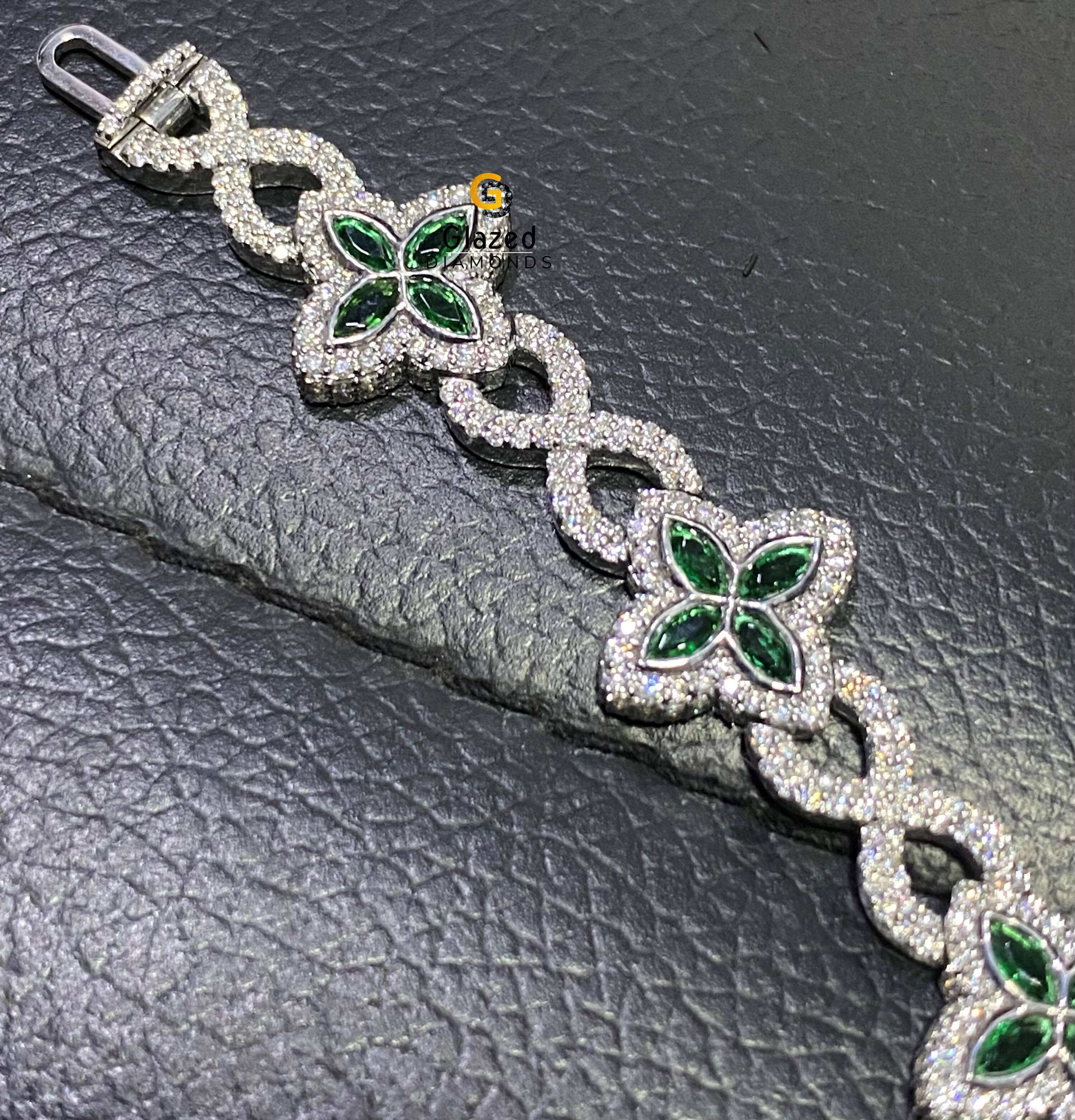 VVs Round Brilliant Cut Moissanite Diamonds Buss Down Hip Hop Infinity Link Clover Bracelet For Unisex In 10K Solid White Gold