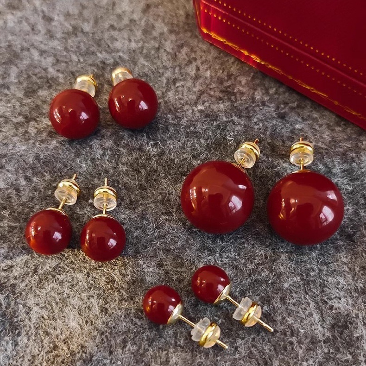 Free Shipping Designer Luxury Jewelry New Women's Red Pearl Earrings Elegant High-end Vintage Earrings Fashion Noble Ear Accessories
