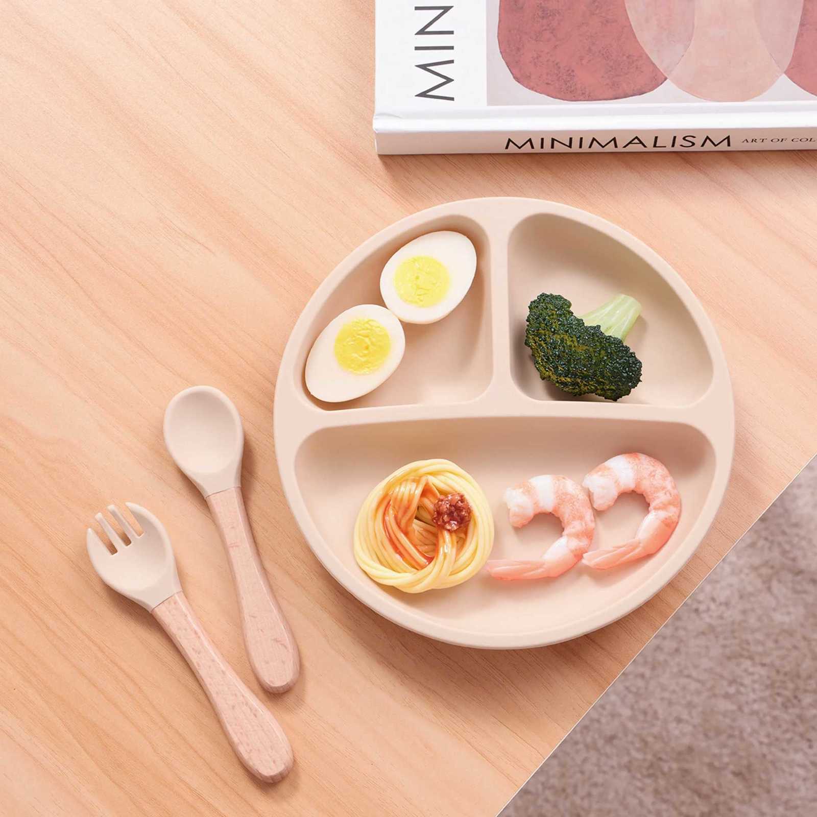 3PCS Silicone Baby Tableware Set Color Kids Feeding Utensils With Wooden Spoon Fork BPA Free Training Dishes Plate Dinnerware X250806