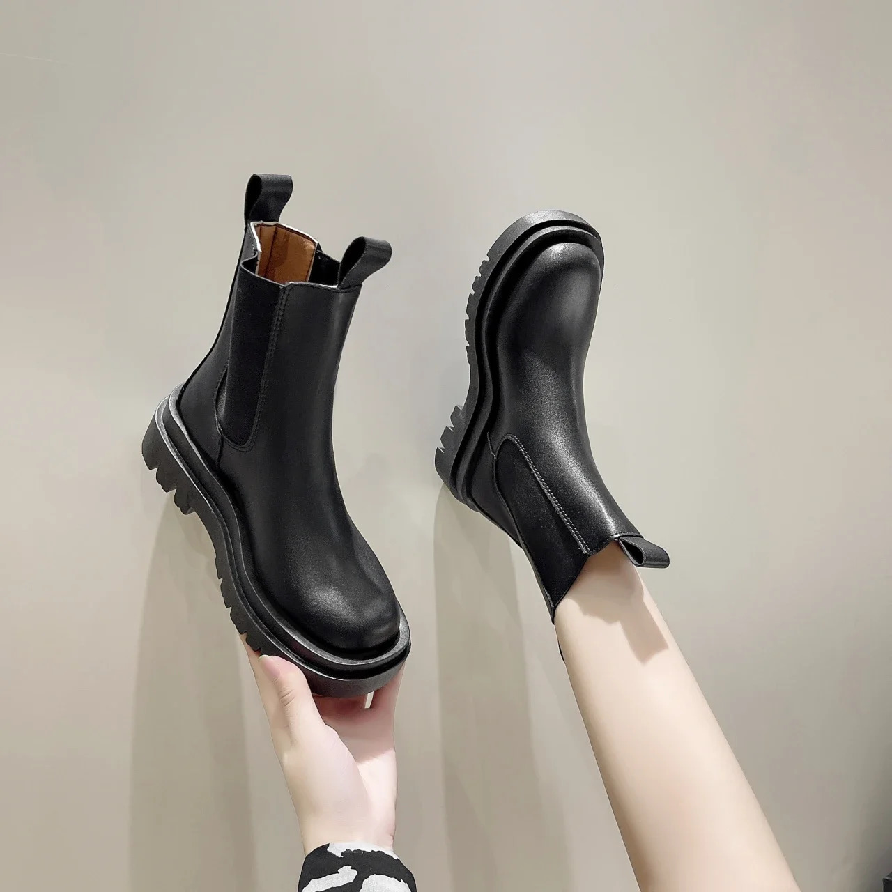 Women Boots Thick Sole Chelsea Boot Flat Casual High Quality Fashion Shoes for Zapatos De Mujer 250801