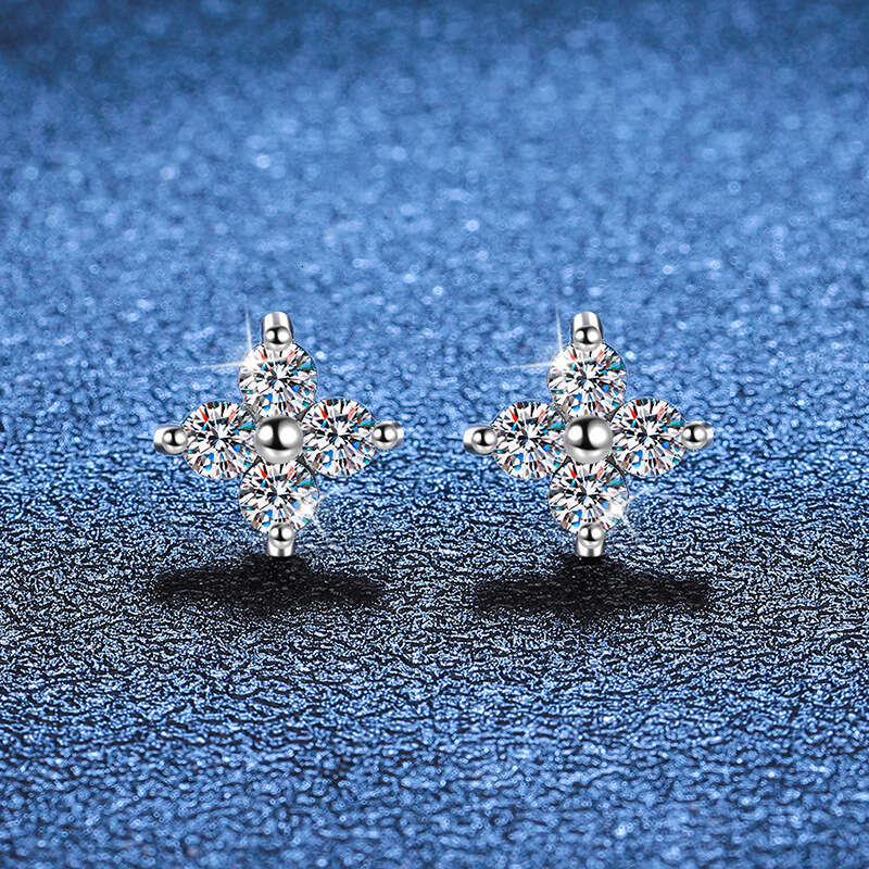 Iced Out VVS for Women, Light Korean Style Four-Leaf Clover Earrings, D Color 80 Points Moissanite Earrings