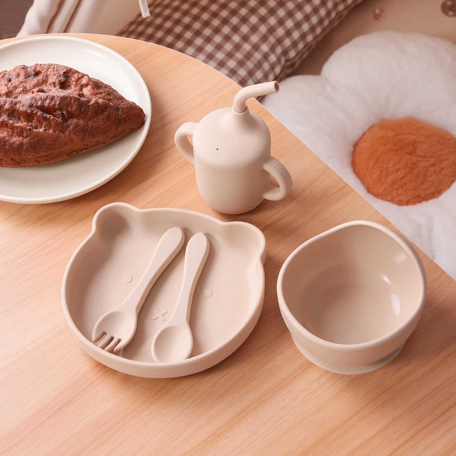 5PCS Color Kids Silicone Dinnerware Set Suction Bowl BPA Free Baby Dishes Plate Cup For Feeding Spoon Fork Training Utensils X250806