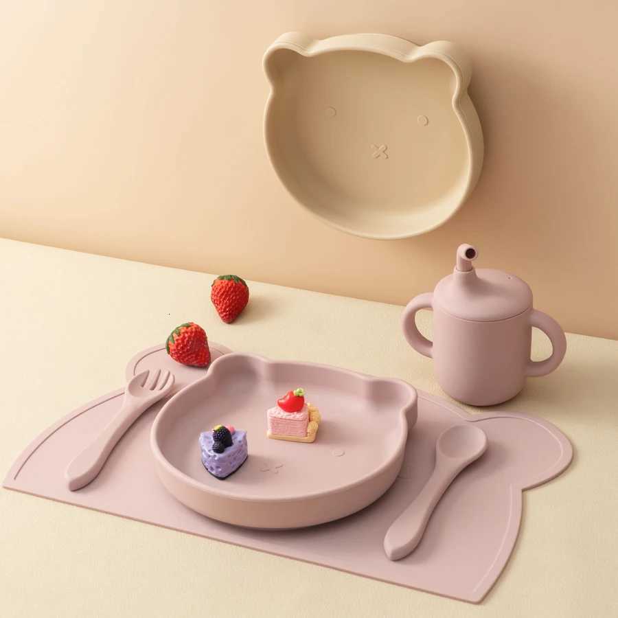 5Pcs Baby Silicone Non-Slip Feeding Suction Dishes Plate Spoon Waterproof Bib Sippy Cup Baby Placemat Childrens Tableware X250806
