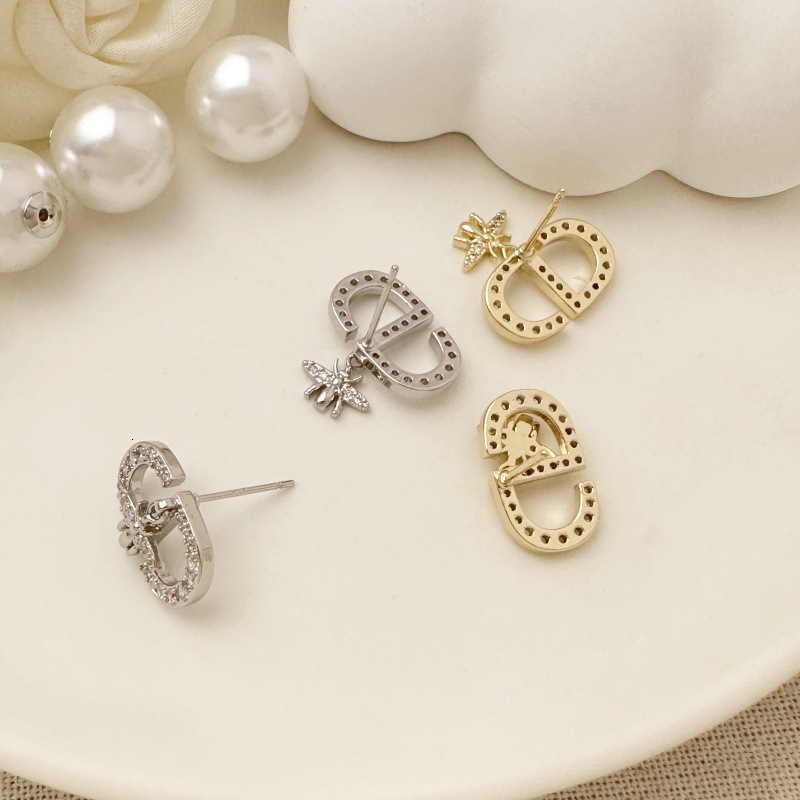 Luxurious Retro Creative Women's Earrings Free Shipping Designer Micro Inlaid Diamonds Bees Pearls Temperament Fashion Ear Accessories