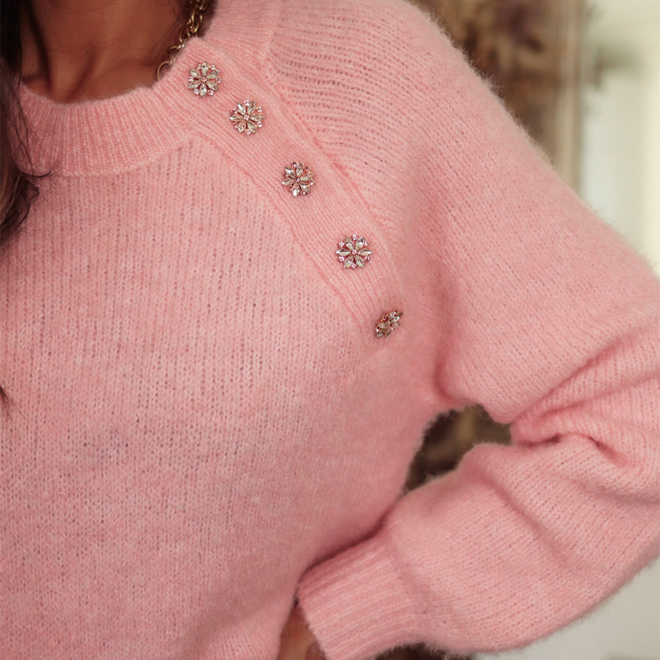 hot Free delivery designer sweater for women Simple solid color round neck sweater fashionable long sleeved slim fit knit sweater