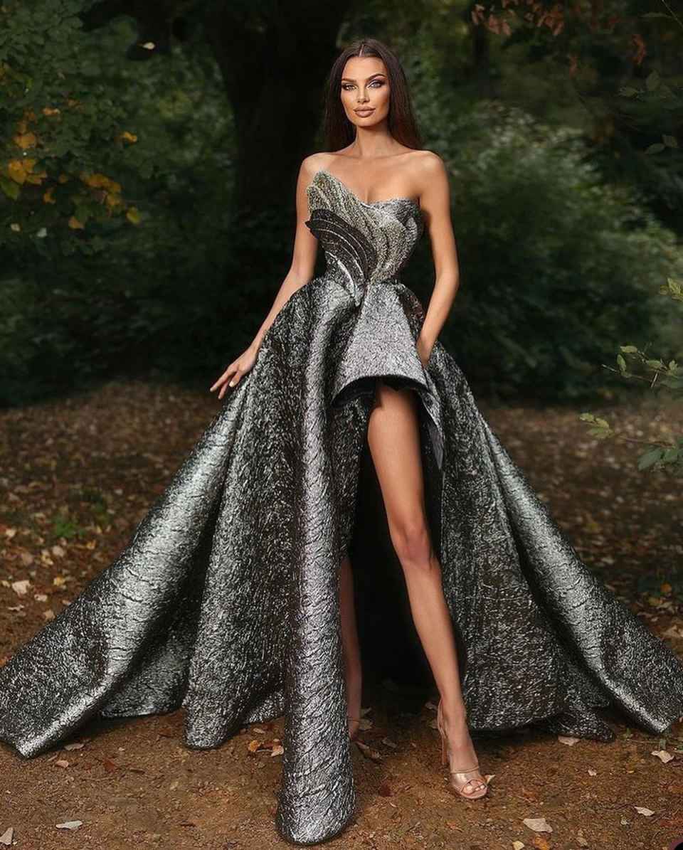 Satin Prom Dress A-Line Evening Dress Sleeveless V Neck Side Slit Sequins Appliques 3D Lace Prom Gowns Plus Size Customized vestido de novia