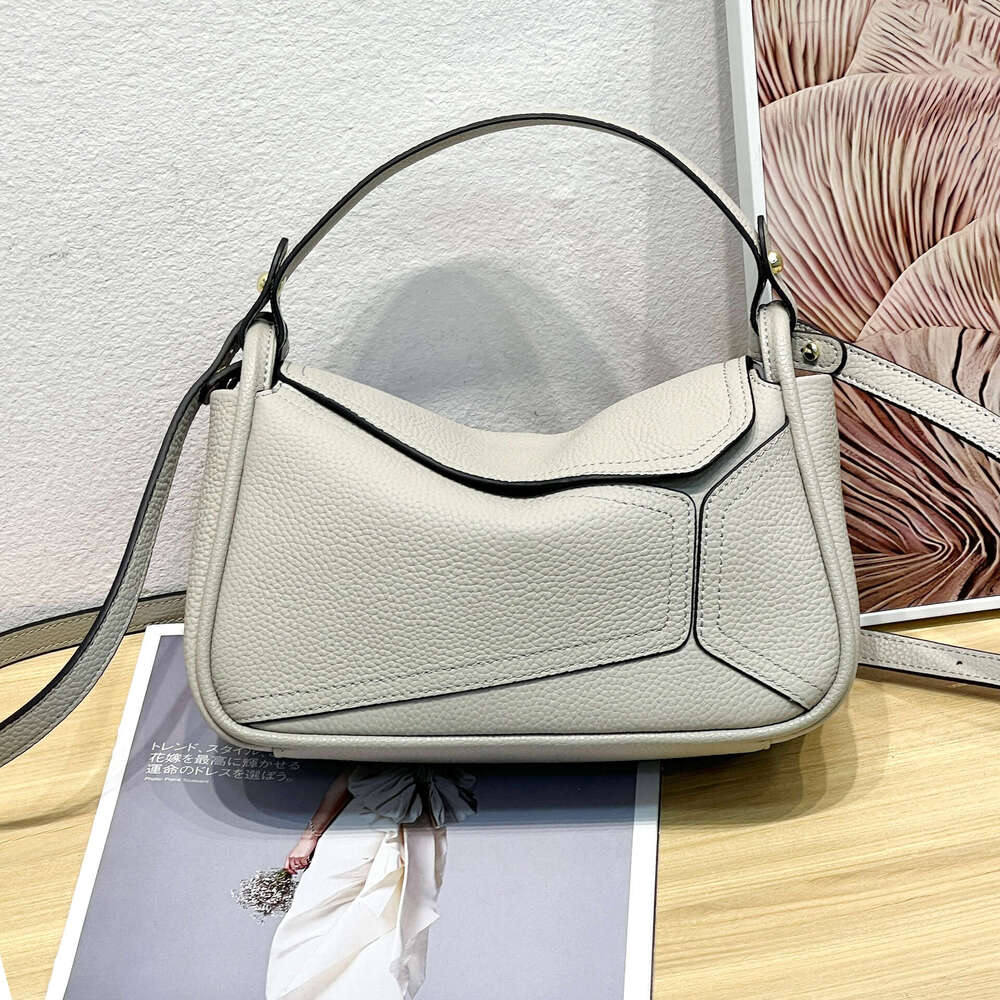 French Style Genuine Leather High-End Luxury Fashion Niche Commuter Pillow Crossbody Women's Shoulder Bag