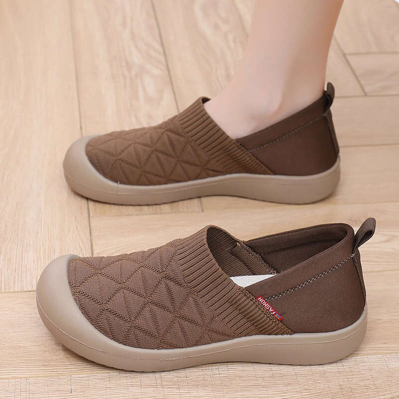 Spring and Autumn New Women's Non-Slip Soft Sole Slip-On Lazy Flat Lightweight Single Casual Breathable Mom Shoes