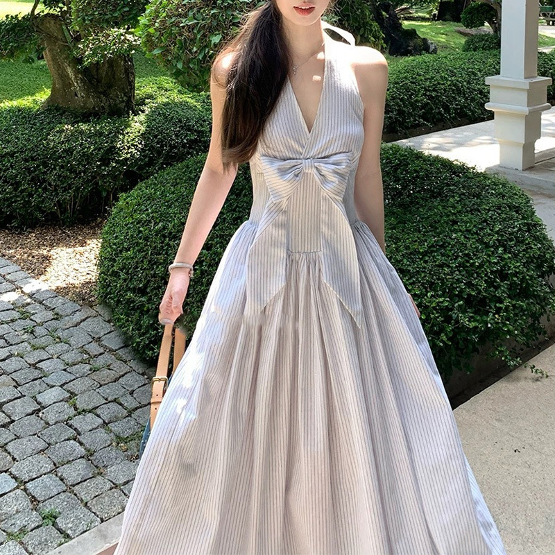 2025 Summer Strapless Strap V-neck Dress Fishbone Strapless Slimming Elegant trend Fashion Summer Women's S New Designer Dress