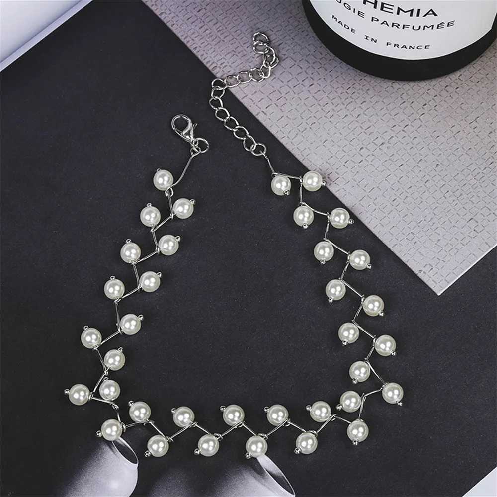 Irregular Imitation Pearl Choker Simple Pearls Silver Color Clavicle Chain Necklace For Women Vintage Collar Neck Jewelry Y250805