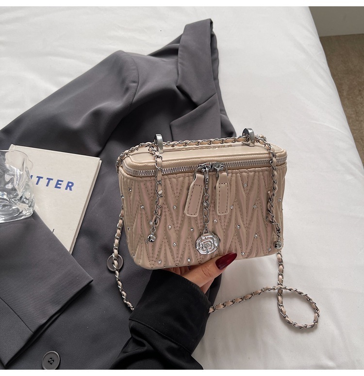 Style Quilted Chain for Women 2025 Fashion Simple Shoulder Niche Trend Crossbody Bucket Bag 250806