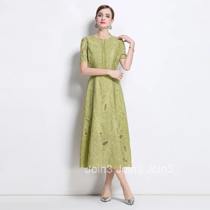 Elegant Lace Sleeve Midi Dress Womens round Neck Gored Skirt Short Sleeve Slimming Summer New Style Vintage High-End Feeling