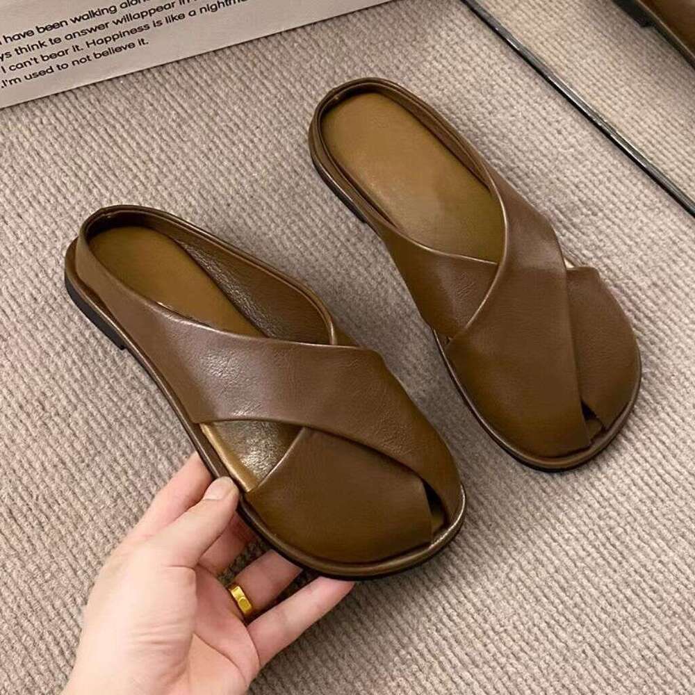 Closed-Toe for Women 2025 Summer Autumn New Low Heel Half Slippers Non-Slip Versatile Lazy Outdoor Beach Sandals