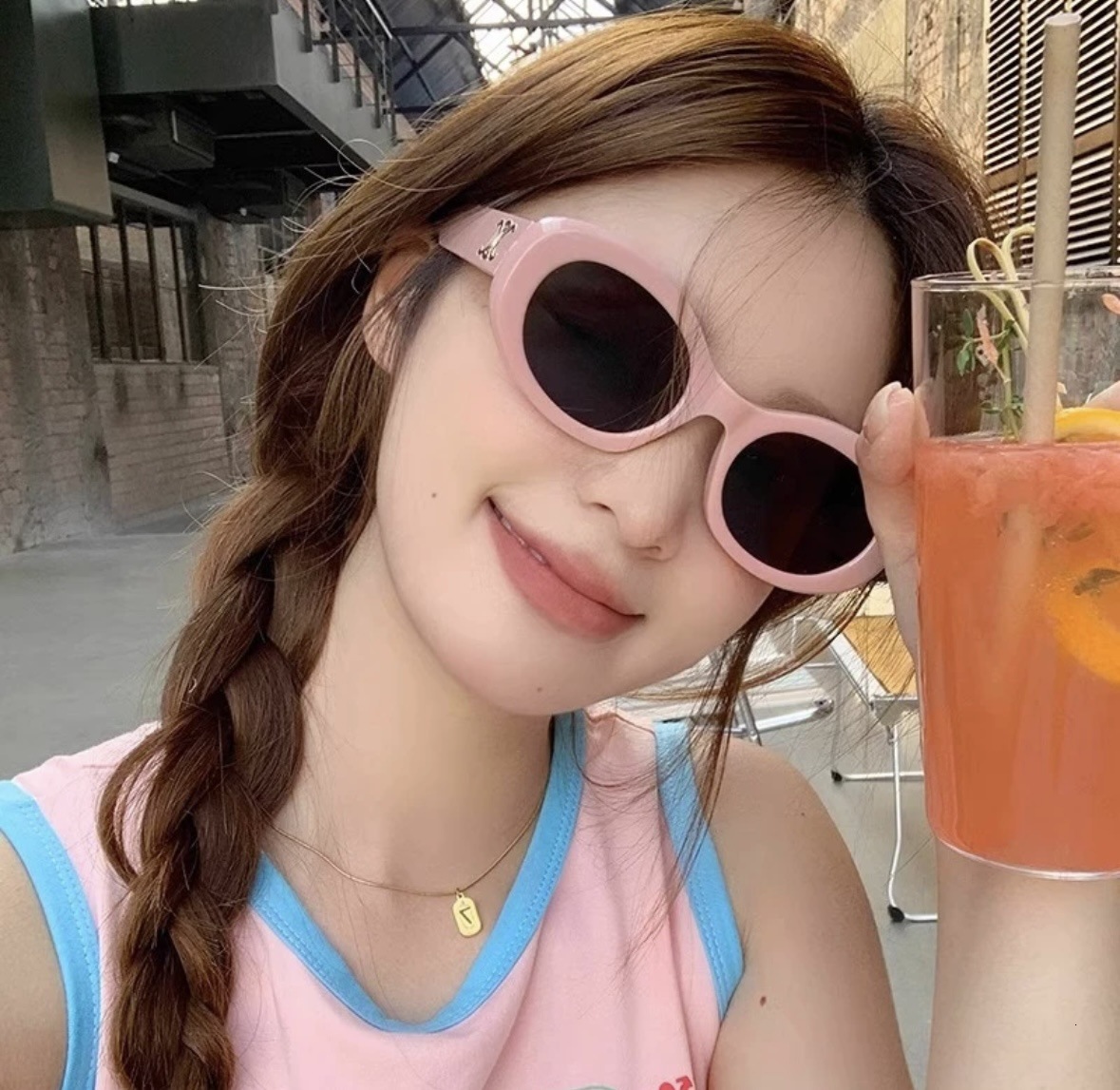 Free Shipping 2025 New Designer Sunglasses American Style Sunglasses For Women Retro Cat Eye Black High-end Glasses Internet Celebrity Hot-selling Sun