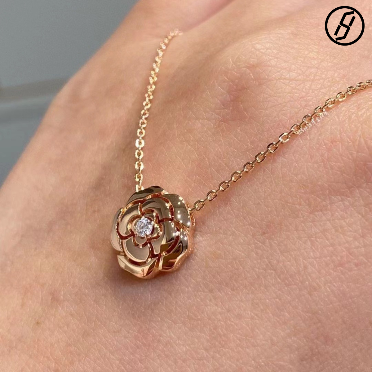 Hot Selling Camellia Glossy Small Flower Hollow Layered Sier S Necklace Designer Women Original Jewelry TUES