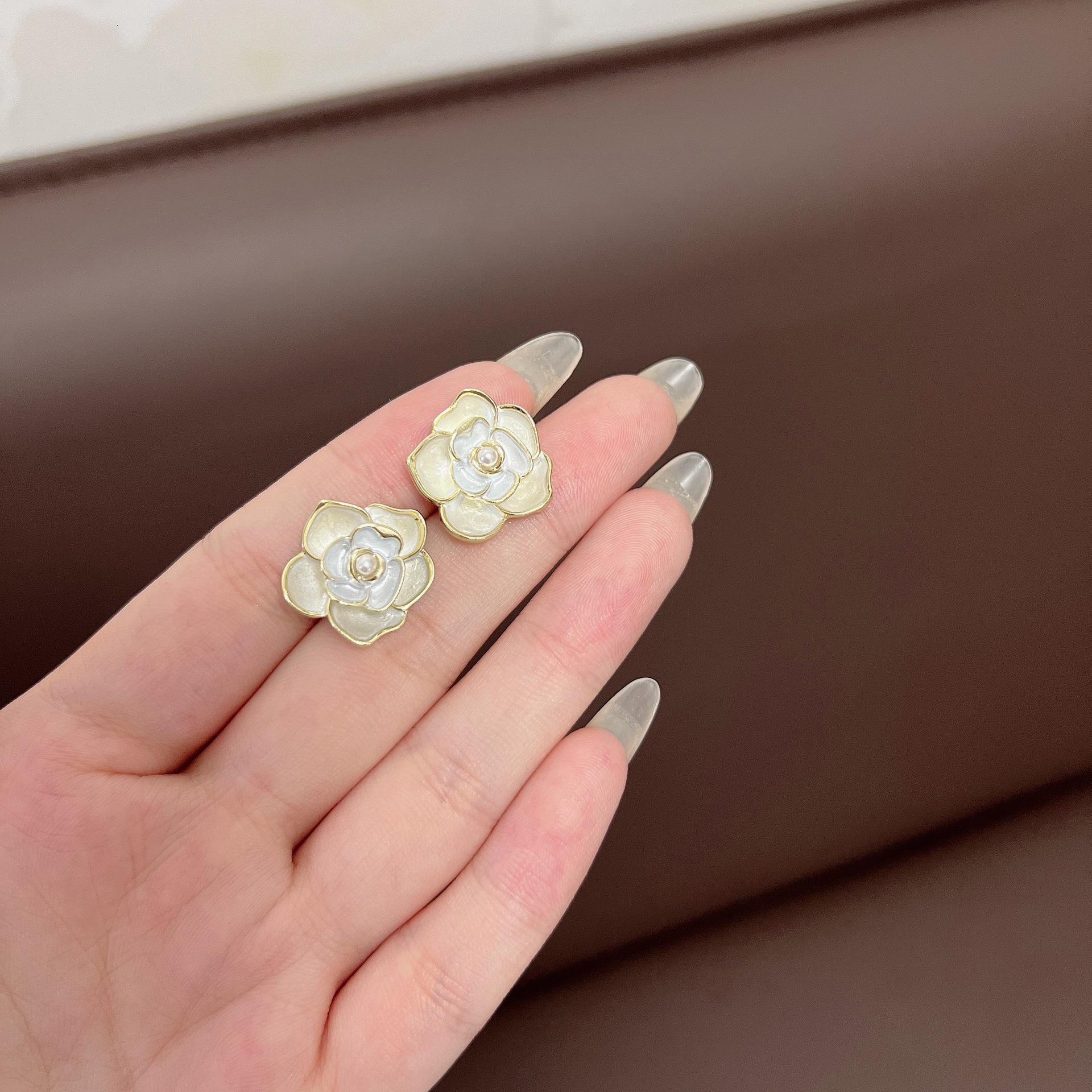 Free Shipping Designer Luxury Jewelry French Style Gentle Fairy Oil Drop Camellia Water Drop Pearl Earrings Elegant Socialite Style Trendy Ear Accesso