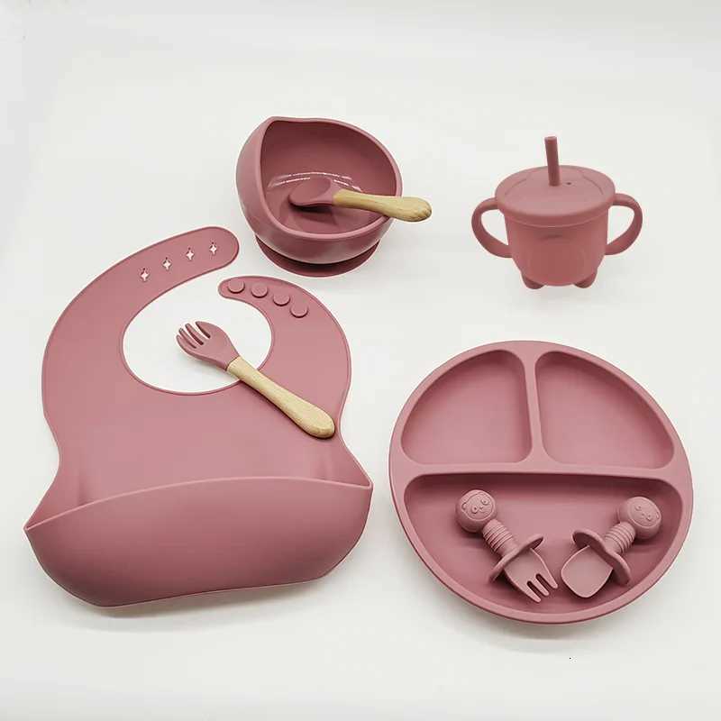 8-Piece Silicone Baby Tableware Set with Suction Cups Forks Spoons Bibs Cups for Mother and Baby Supplies Baby Feeding X250806