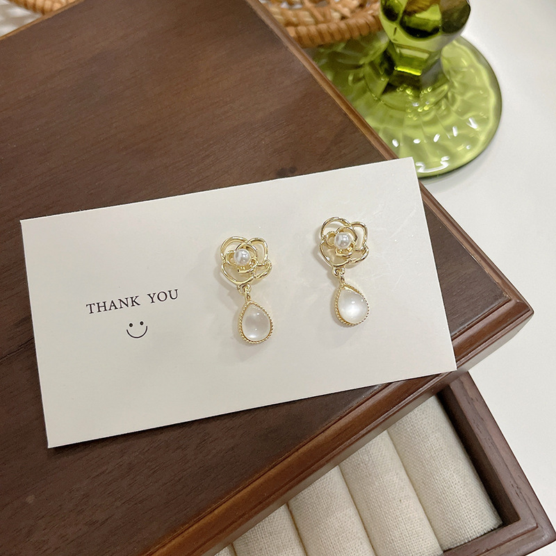 Vintage French Court Style High-end Women's Earrings Free Shipping Designer Luxury Cat Eye Stone Hollow Rose Water Droplet S925 Silver Needle Ear