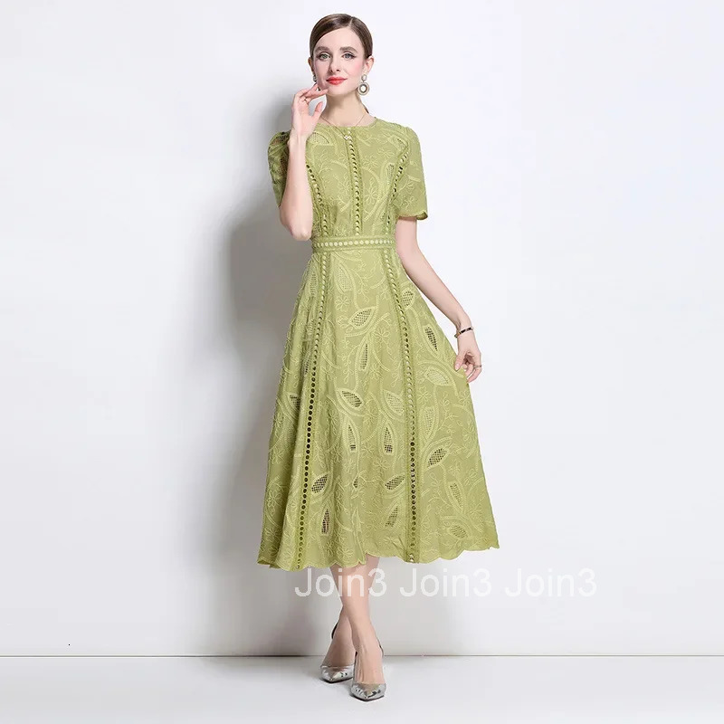 Elegant Lace Sleeve Midi Dress Womens round Neck Gored Skirt Short Sleeve Slimming Summer New Style Vintage High-End Feeling