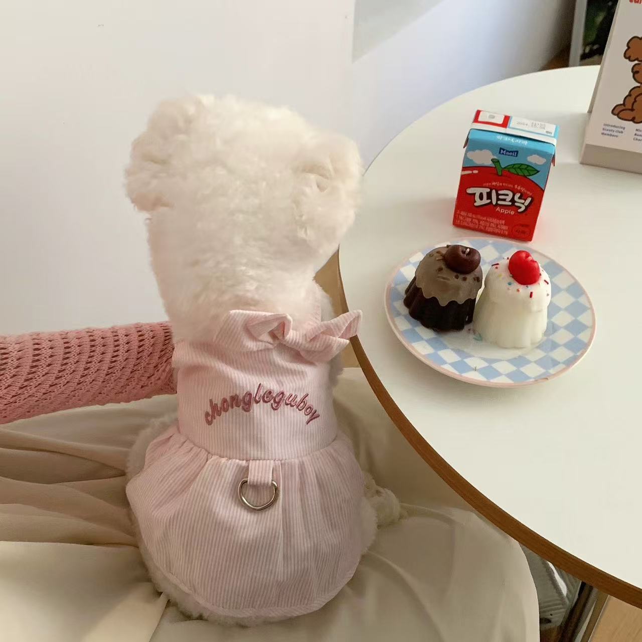 T907 Spring and summer dog clothes 2025 new style can be pulled small dogs and puppies thin princess style pet cat skirt