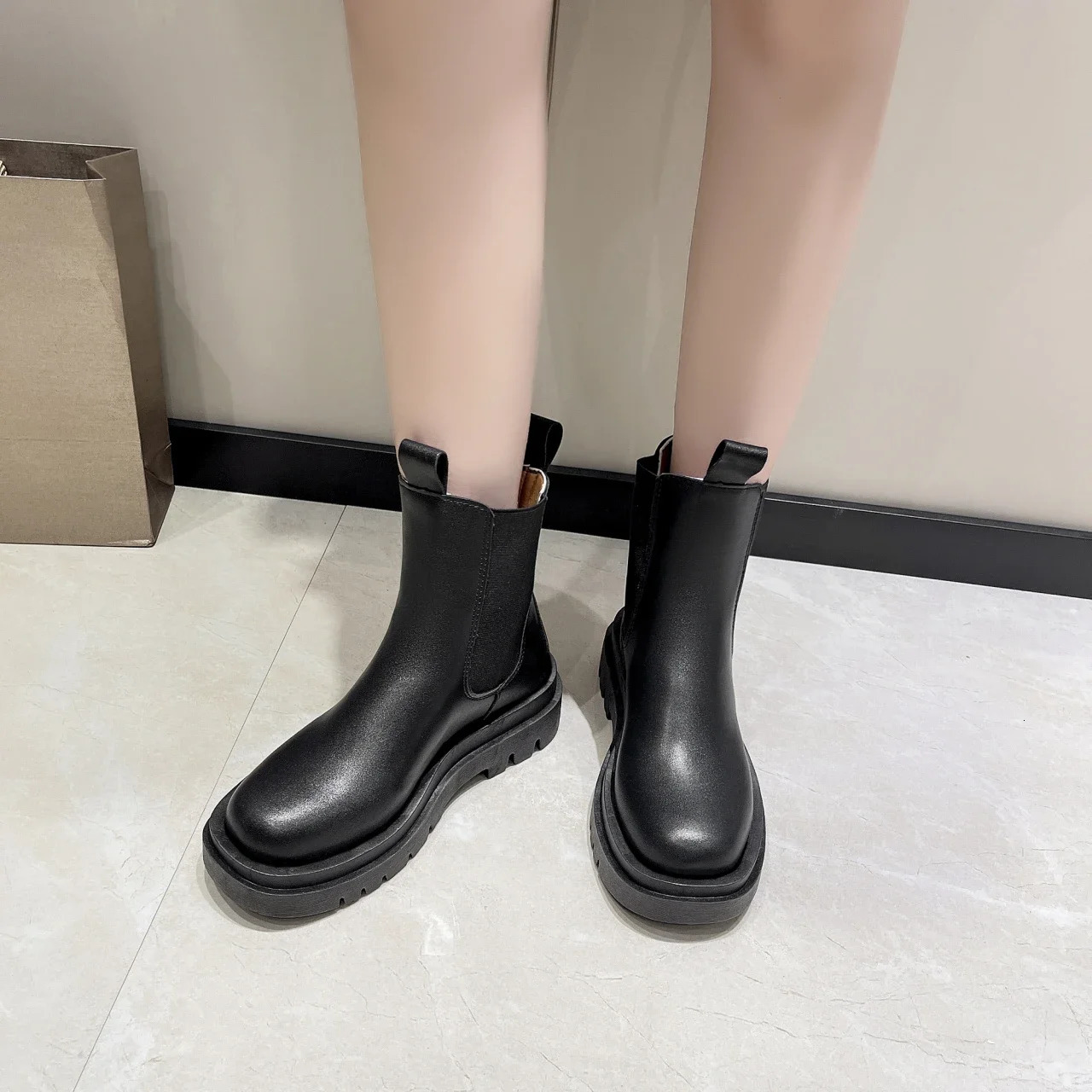 Women Boots Thick Sole Chelsea Boot Flat Casual High Quality Fashion Shoes for Zapatos De Mujer 250801